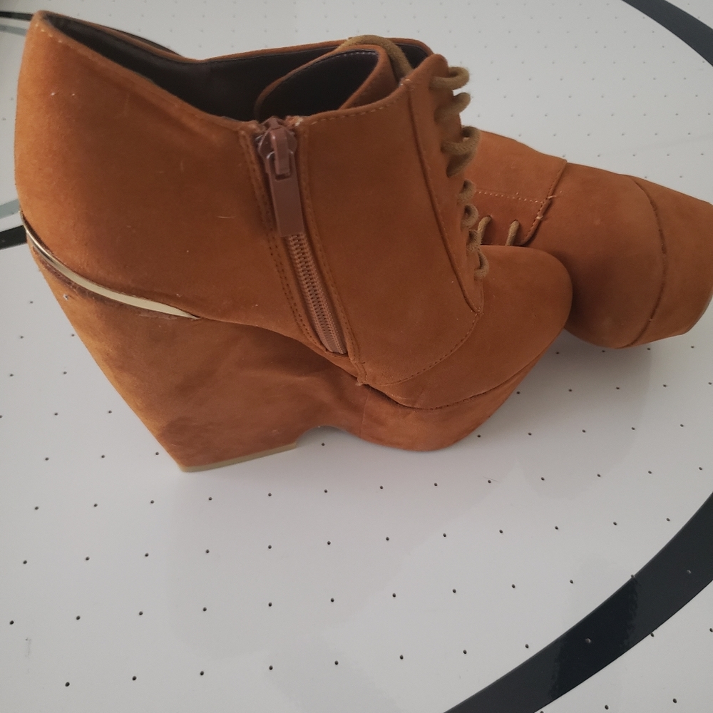 Shoes - Picture 10 of 10